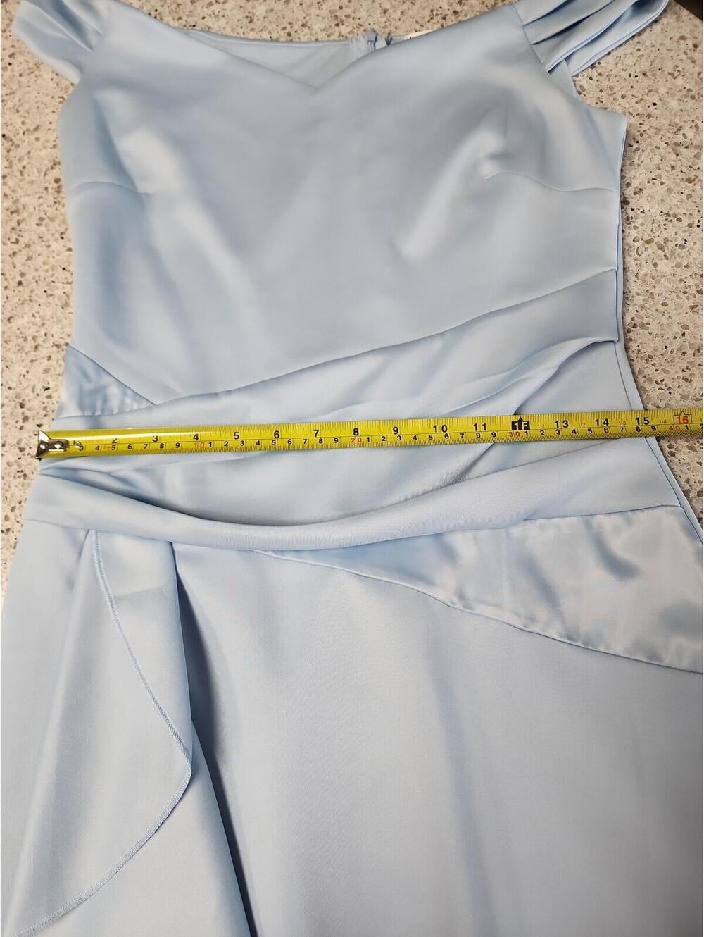 Dress - Picture 8 of 9